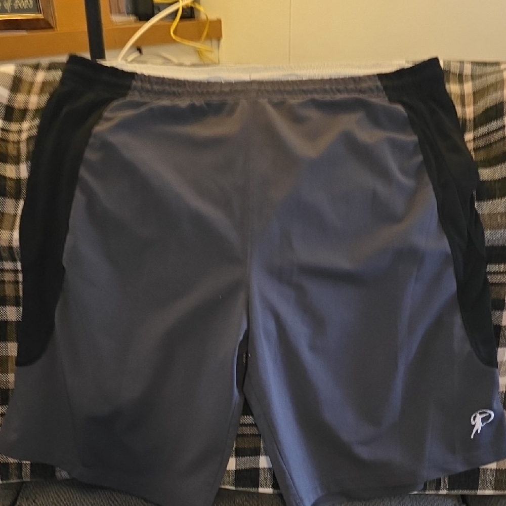 💙Men’s Bundle Deal 5/$25💙 Men's Gray and Black Athletic Shorts
